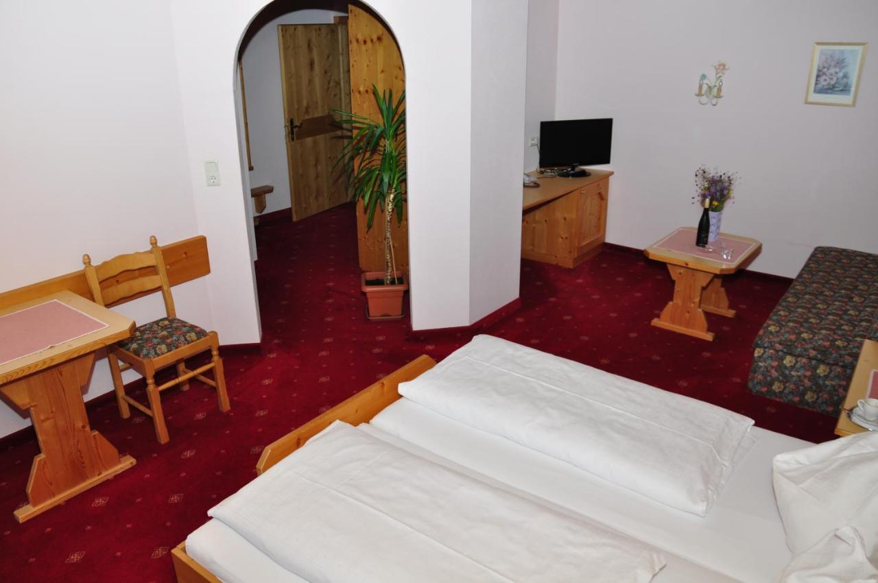 Hotel Zum Hirschen Leutasch Δωμάτιο φωτογραφία