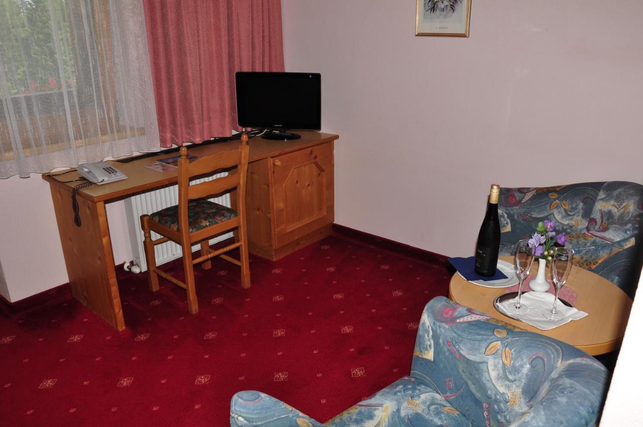 Hotel Zum Hirschen Leutasch Δωμάτιο φωτογραφία